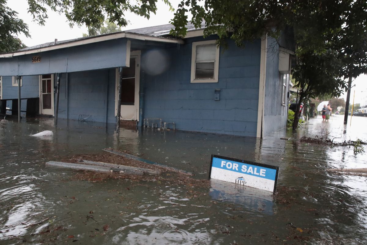 Hurricane Harvey Slams Into Texas Gulf Coast