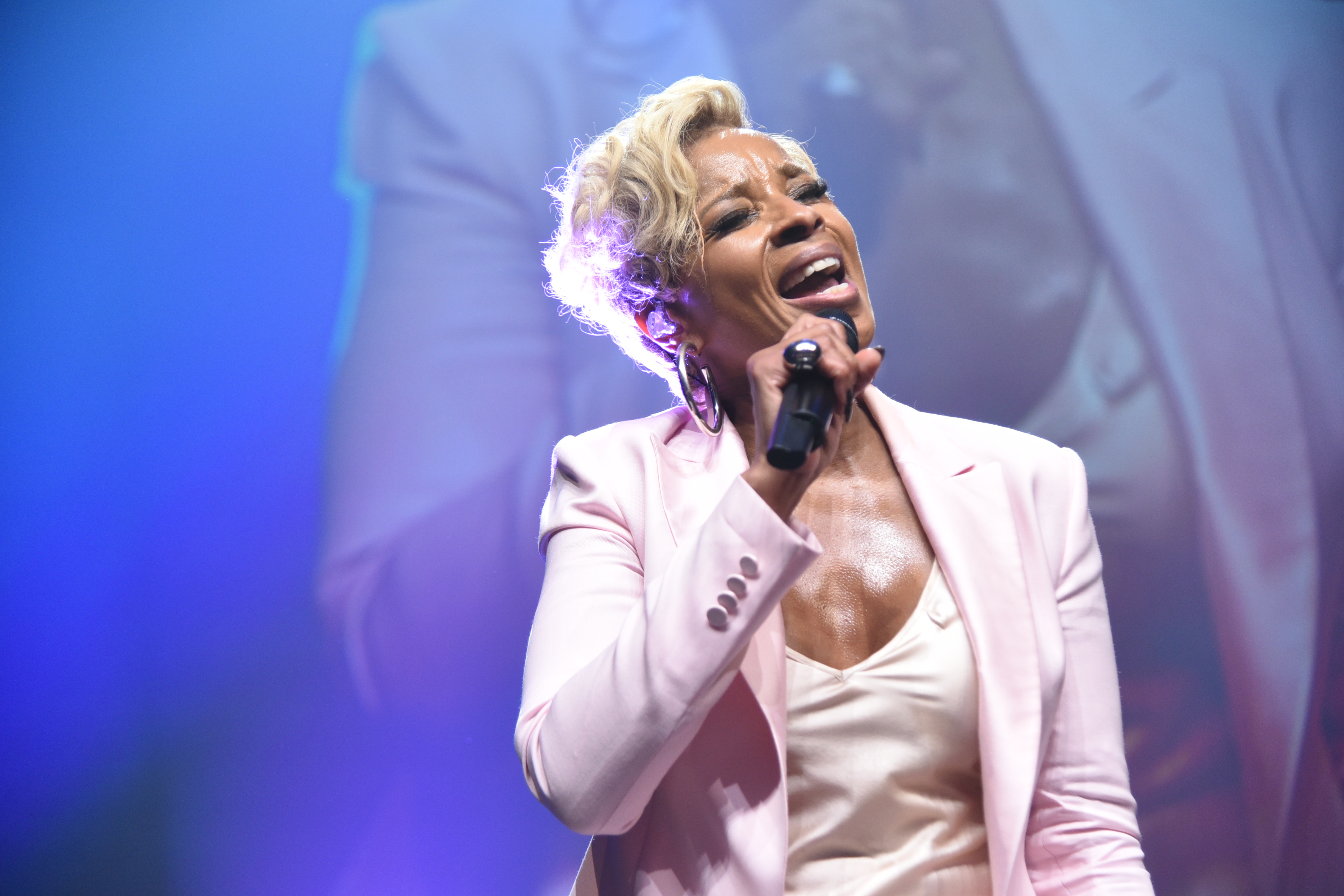 Mary J. Blige performs at the BCRF gala in NYC